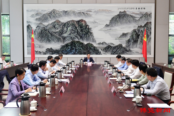 市委常委会召开会议